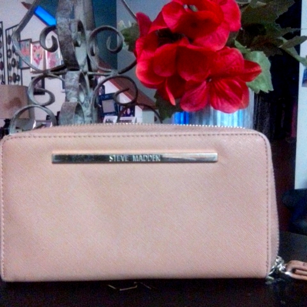 Steve Madden Wallet Wristlet